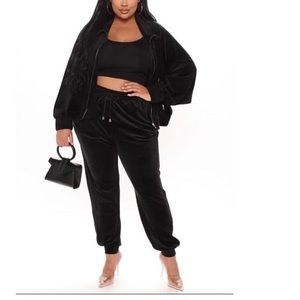 Fashion Nova Plus Sized Black Velour Tracksuit 2 piece never worn in size 2X